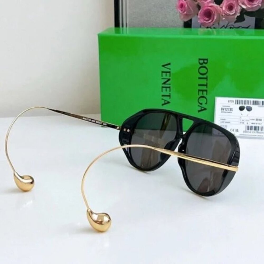 Elegant Bottega Veneta Sunglasses - Picture 2 of 9